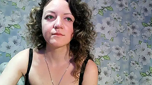 Snapshot of KattyLuuu chatting on 8, 1, 2025 KattyLuuu online show from 8, 1, 2025