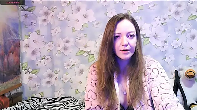 Snapshot of KattyLuuu chatting on 13, 2, 2025 KattyLuuu online show from 13, 2, 2025
