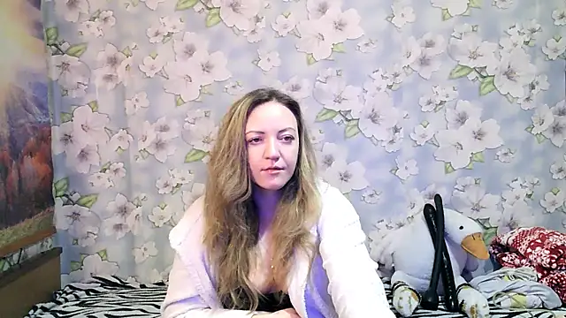 Snapshot of KattyLuuu chatting on 19, 11, 2025 KattyLuuu online show from 19, 11, 2025