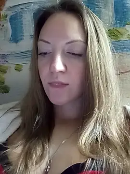 Snapshot of KattyLuuu chatting on 14, 12, 2025 KattyLuuu online show from 14, 12, 2025