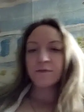 Snapshot of KattyLuuu chatting on 18, 12, 2025 KattyLuuu online show from 18, 12, 2025