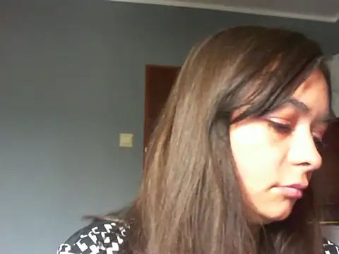 Snapshot of MeganGold chatting on 8, 4, 2026 MeganGold online show from 8, 4, 2026