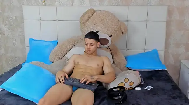 Snapshot of jeicob_gagnon chatting on 11, 2, 2025 jeicob gagnon online show from 11, 2, 2025