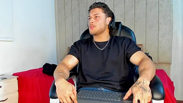 Snapshot of jeicob_gagnon chatting on 3, 10, 2025 jeicob gagnon online show from 3, 10, 2025