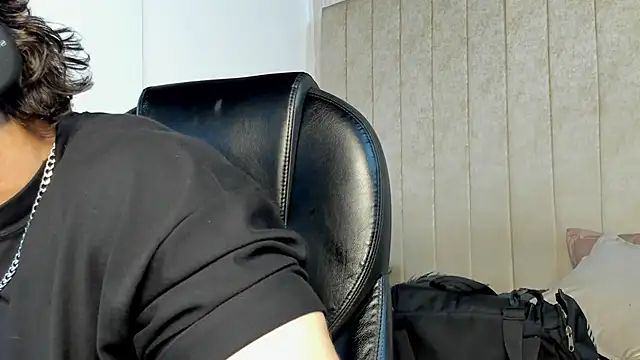 Snapshot of jeicob_gagnon chatting on 12, 10, 2025 jeicob gagnon online show from 12, 10, 2025