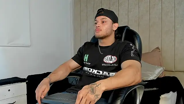 Snapshot of jeicob_gagnon chatting on 13, 10, 2025 jeicob gagnon online show from 13, 10, 2025