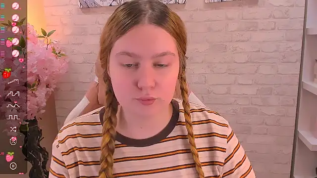 Ellie Wellie online show from 10, 11, 2025