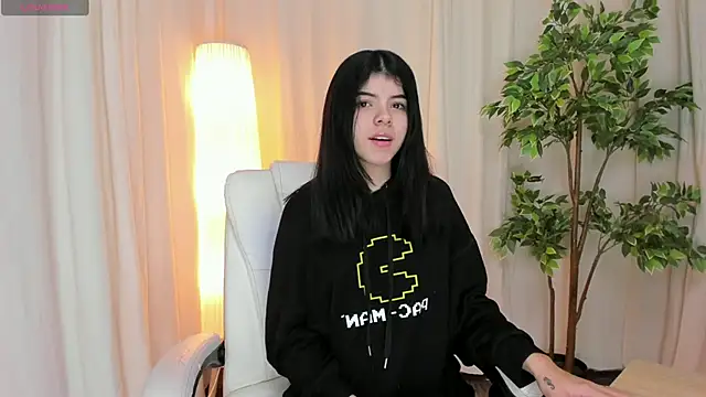 Maddy bennet online show from 11, 3, 2025