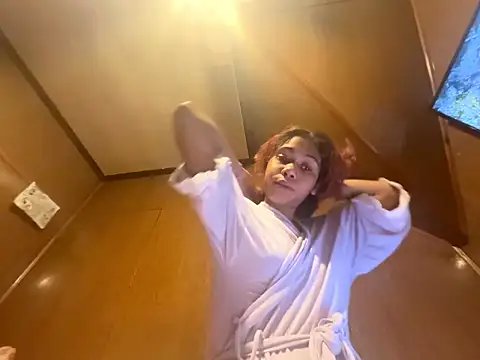 Snapshot of carmelbbyx22 chatting on 1, 3, 2026 carmelbbyx22 online show from 1, 3, 2026