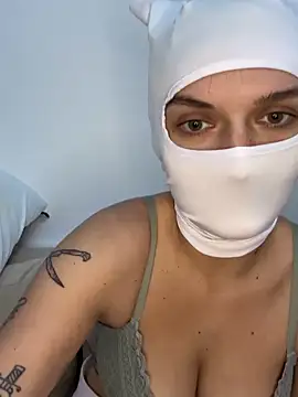 Nikki Hoee online show from 20, 10, 2025