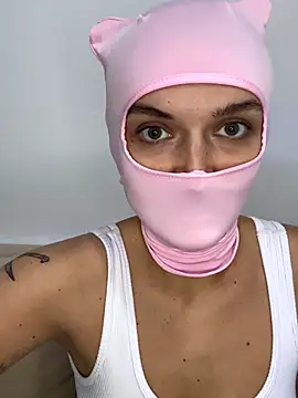 Nikki Hoee online show from 22, 10, 2025