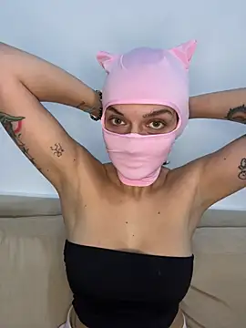 Nikki Hoee online show from 26, 10, 2025