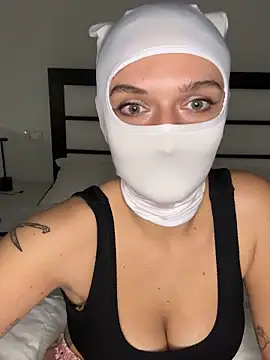 Nikki Hoee online show from 30, 10, 2025