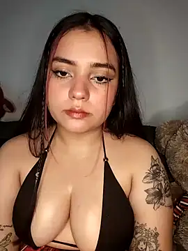 Snapshot of Ema_kraus chatting on 3, 2, 2025 Ema kraus online show from 3, 2, 2025