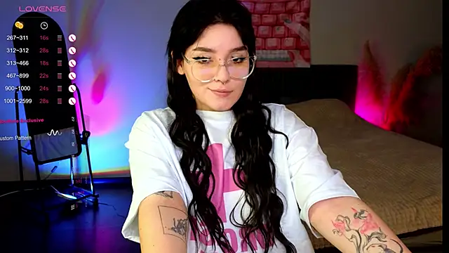 YumiYammy online show from 2, 1, 2025