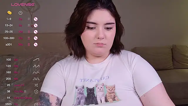 YumiYammy online show from 4, 12, 2025