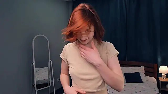 Snapshot of QuennaFell chatting on 25, 12, 2024 QuennaFell online show from 25, 12, 2024