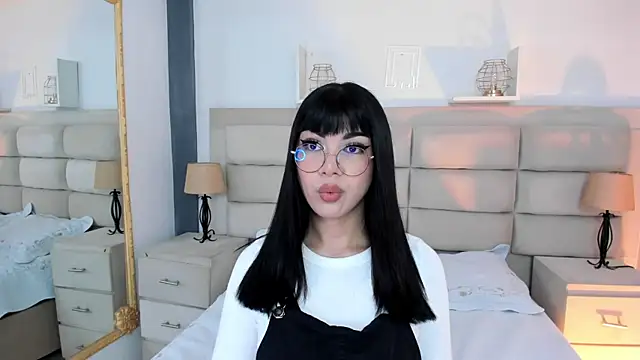 RoseCassie online show from 5, 3, 2025