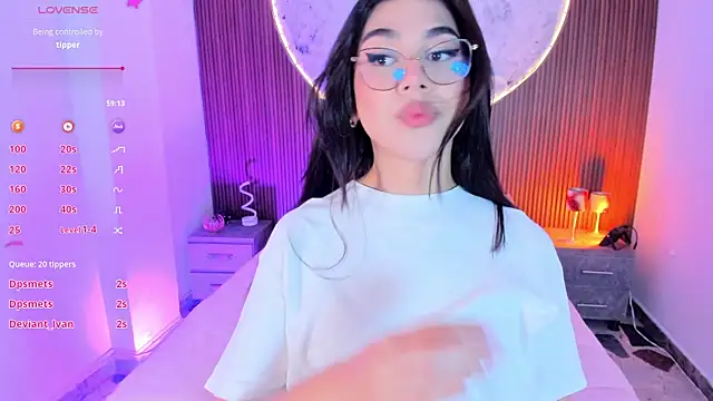 RoseCassie online show from 5, 6, 2026