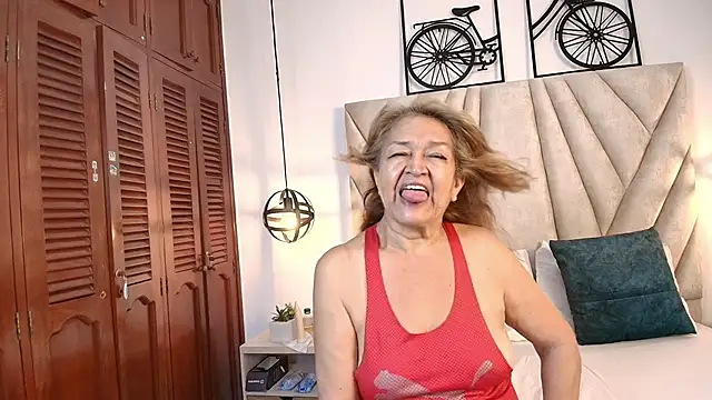 Valentinadiazz1 online show from 27, 2, 2025