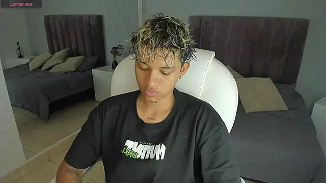 Dominick jones online show from 23, 1, 2025