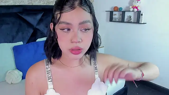 Lily Woodz online show from 21, 11, 2025