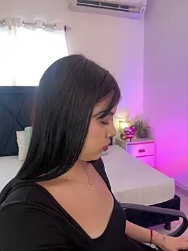 Lily Woodz online show from 14, 4, 2026