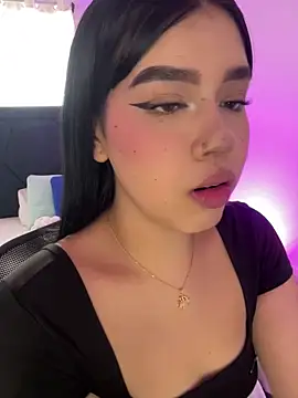 Lily Woodz online show from 17, 4, 2026