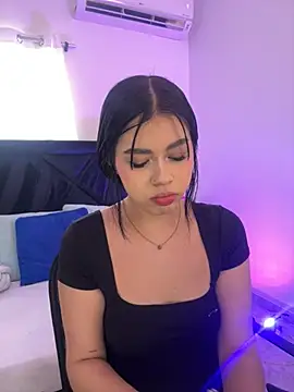 Lily Woodz online show from 28, 5, 2026
