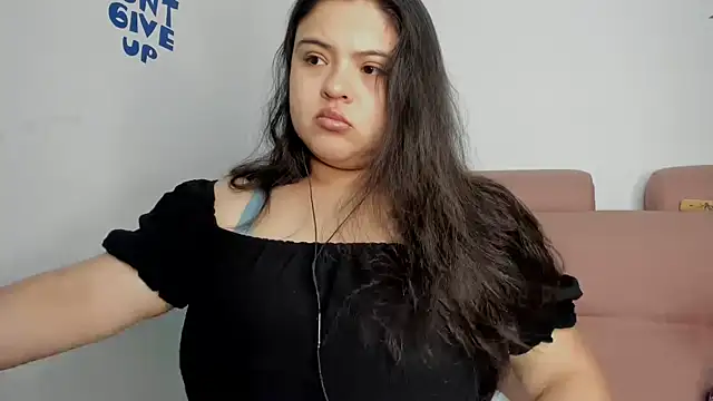 Snapshot of lizzie_c chatting on 9, 5, 2026 lizzie c online show from 9, 5, 2026