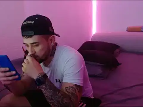 miia-liiam online show from 9, 1, 2025