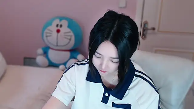 Snapshot of xiao-xiao-D chatting on 8, 3, 2025 xiao-xiao-D online show from 8, 3, 2025