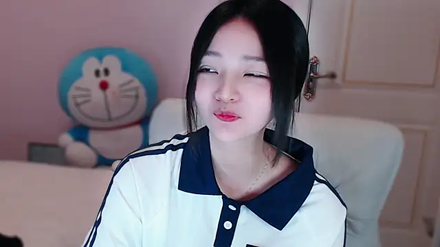 Snapshot of xiao-xiao-D chatting on 8, 3, 2025 xiao-xiao-D online show from 8, 3, 2025