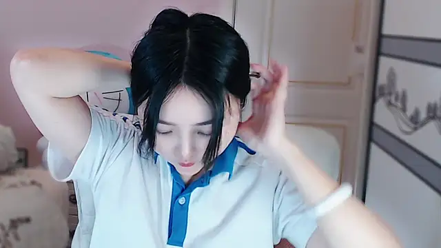 Snapshot of xiao-xiao-D chatting on 12, 3, 2025 xiao-xiao-D online show from 12, 3, 2025