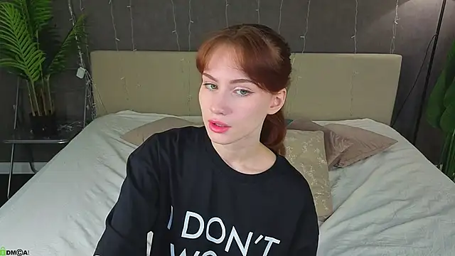 Mollly Rouge online show from 28, 4, 2026