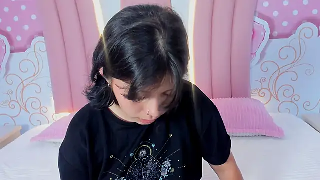 Lily Martinez online show from 22, 3, 2025