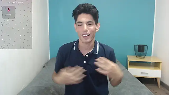 Snapshot of fabrizzio__ chatting on 1, 1, 2025 fabrizzio online show from 1, 1, 2025