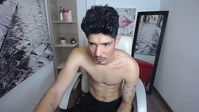 Snapshot of fabrizzio__ chatting on 5, 2, 2025 fabrizzio online show from 5, 2, 2025