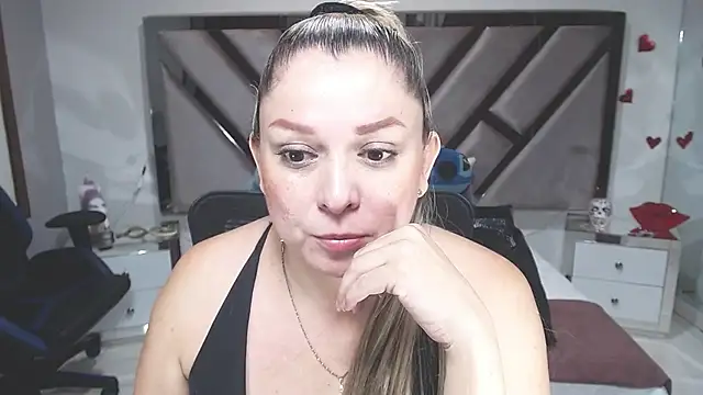 Snapshot of natalia5560 chatting on 17, 2, 2025 natalia5560 online show from 17, 2, 2025