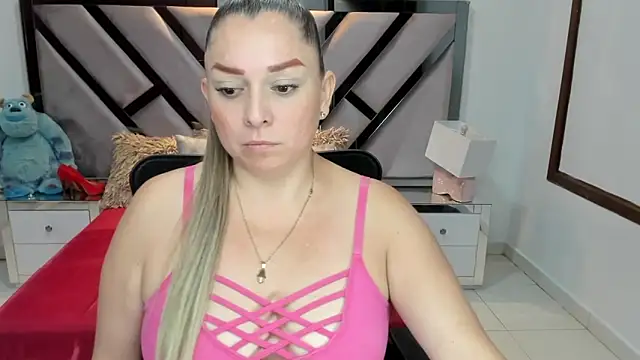 Snapshot of natalia5560 chatting on 9, 9, 2025 natalia5560 online show from 9, 9, 2025