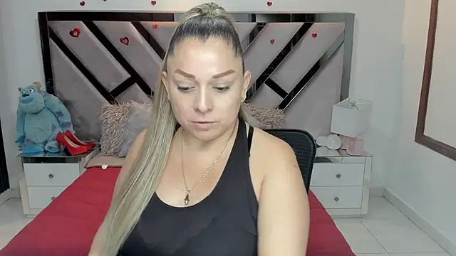 Snapshot of natalia5560 chatting on 20, 10, 2025 natalia5560 online show from 20, 10, 2025