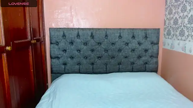 Crystal Walls online show from 21, 3, 2025