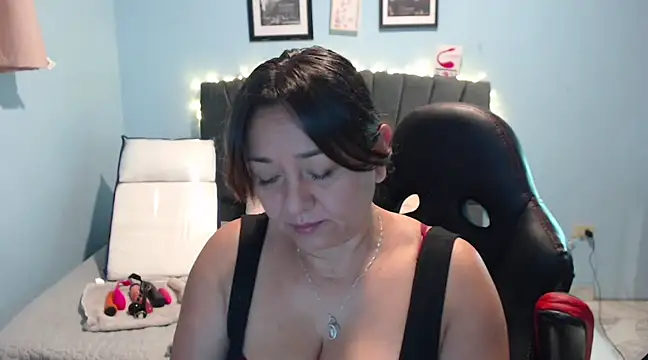 AngelRouss online show from 4, 2, 2025