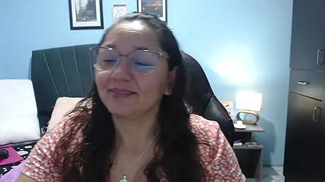 AngelRouss online show from 6, 3, 2025