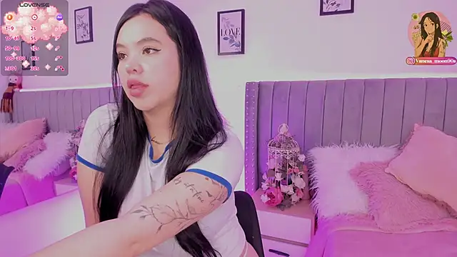 Snapshot of vanesa_moon__ chatting on 27, 11, 2025 vanesa moon online show from 27, 11, 2025