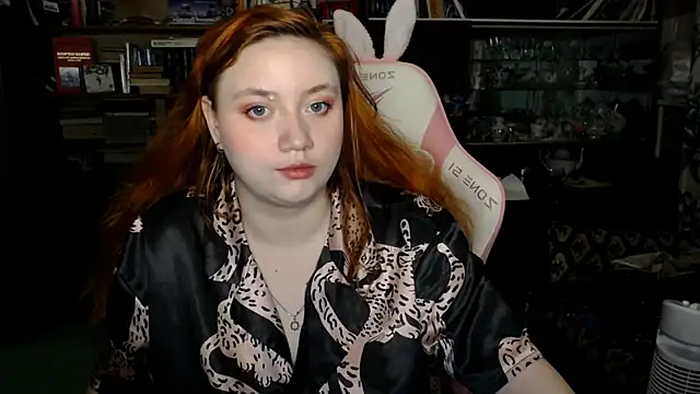 Bitchy Lily online show from 5, 10, 2025