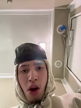 Snapshot of qbaby96 chatting on 27, 2, 2025 qbaby96 online show from 27, 2, 2025