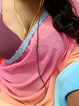 Snapshot of Tamilbigboobie chatting on 5, 1, 2025 Tamilbigboobie online show from 5, 1, 2025