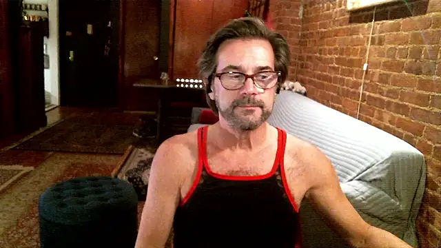 Snapshot of Johnny_Bottoms chatting on 14, 12, 2025 Johnny Bottoms online show from 14, 12, 2025