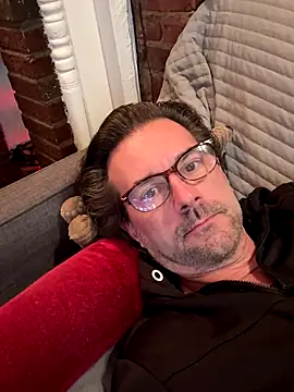 Snapshot of Johnny_Bottoms chatting on 17, 12, 2025 Johnny Bottoms online show from 17, 12, 2025